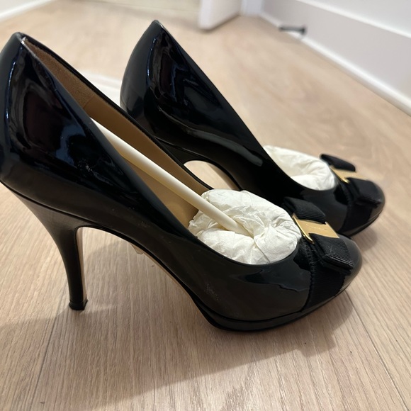 Ferragamo patent leather high heel - Picture 3 of 5